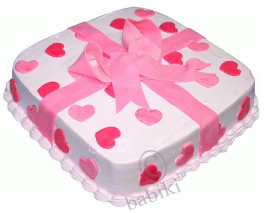 Этот торт выглядит как коробка с подарком, перевязаная красивой